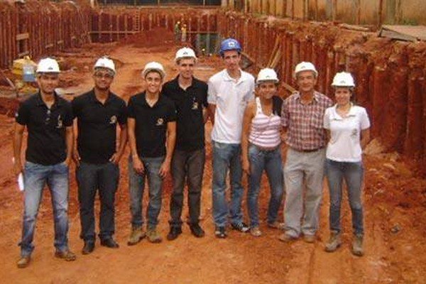 Alunos de Engenharia Civil da FPM realizam visitas técnicas no período de férias