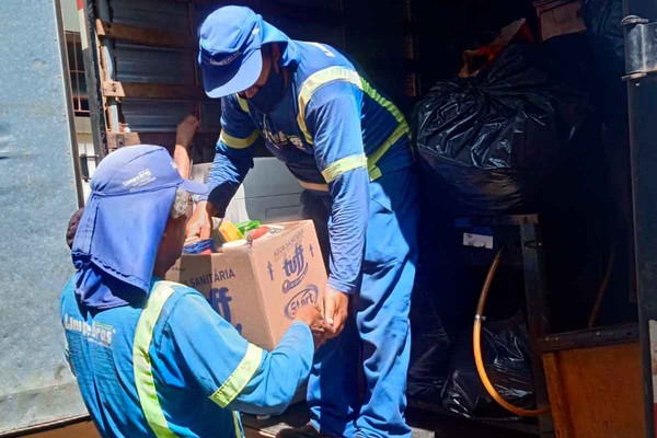 Famílias que estavam abrigadas em escolas de Patos de Minas voltam para casa