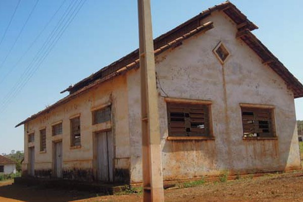 Em situação de abandono, prédios históricos da Epamig caem aos pedaços