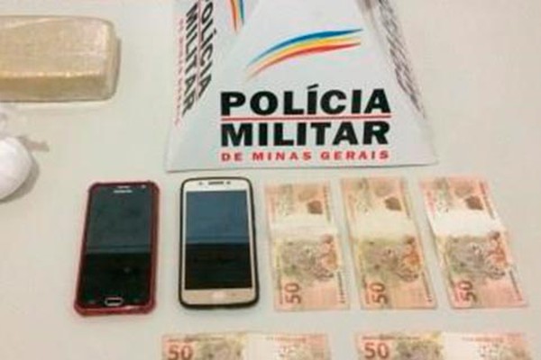 Polícia Militar apreende mais de 1k de crack e cocaína durante blitz de trânsito na MG 188