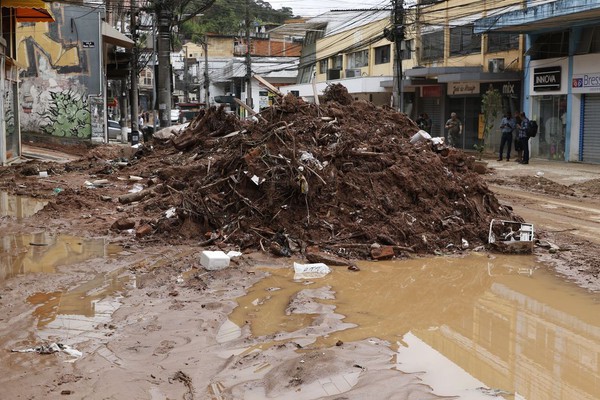 Petrópolis tem 198 mortes e 89 desaparecidos em decorrência da chuva