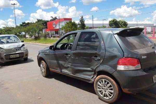 Polícia Militar registra dois acidentes quase na mesma hora na avenida J.K