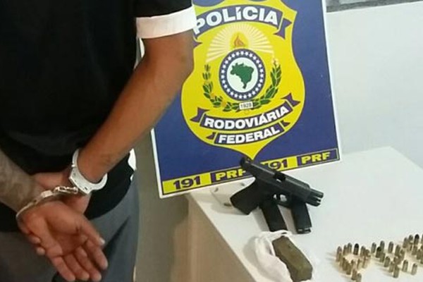 Homem em carro de Patrocínio é preso pela PRF com Pistola Glock na BR-040