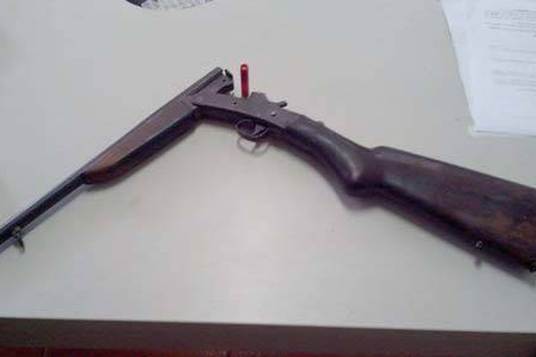 Tenente da Polícia Militar flagra atirador com arma na mão e evita homicídio