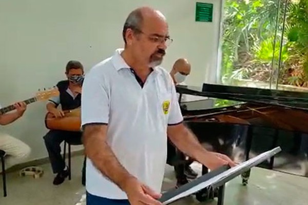 Professores do Conservatório fazem homenagem a Paulinho do Roupa Nova, vítima da Covid-19