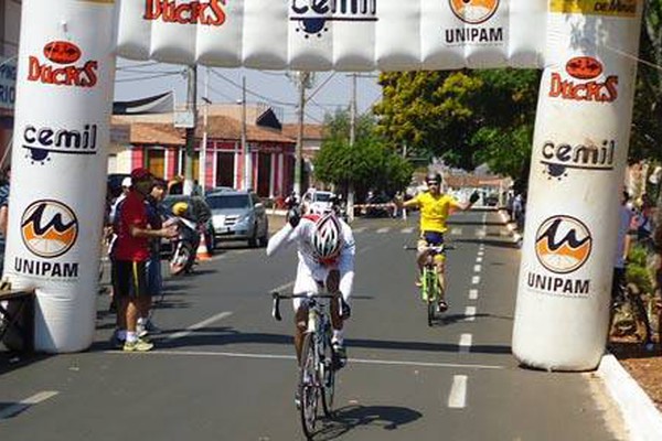 Atividades esportivas e culturais marcam a inauguração da avenida Paracatu