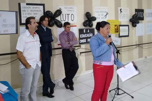 Educadores Infantis de Patos de Minas decidem entrar em greve a partir de 18 de maio