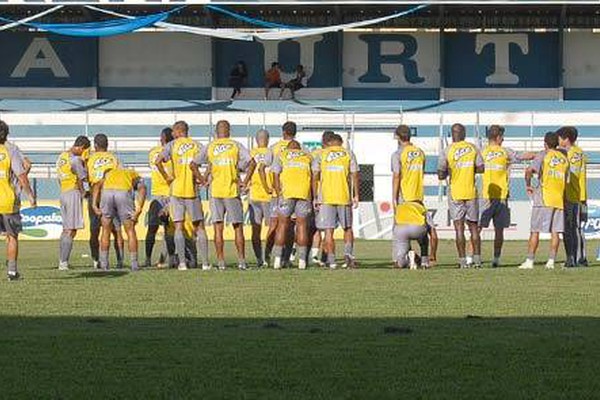 URT inicia a semana do clássico em busca de reforços para o setor ofensivo