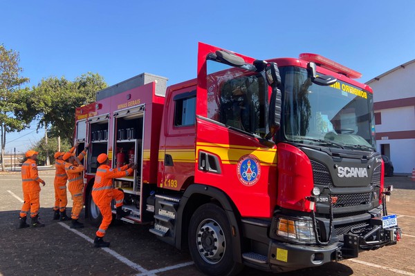 Novo caminhão de combate a incêndio e salvamento já está apto para uso do Corpo de Bombeiros