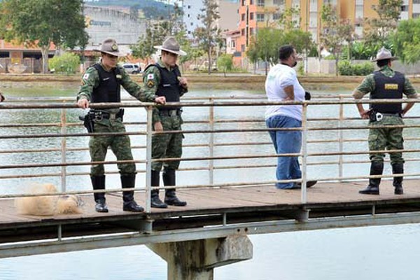 Retirada de peixes para análise marca o início das obras de revitalização da Lagoa Grande