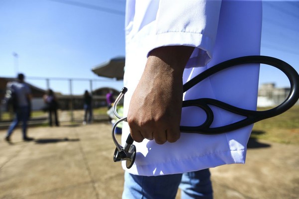 Mais Médicos lança edital com 5.970 vagas