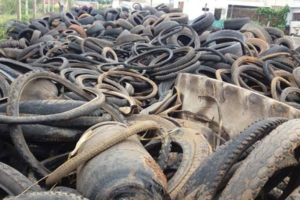 Ecoponto continua lotado de pneus com acumulo de água e preocupa moradores do Planalto