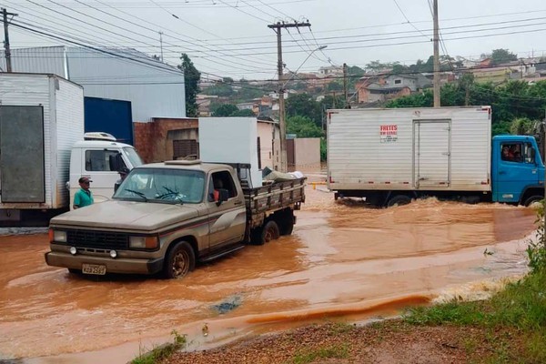 Veja as cidades com interdições de pontes, estradas e ruas em decorrência das chuvas