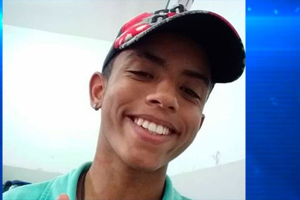 Estudante de 16 anos que saiu de casa no domingo é encontrado pela família em uma fazenda