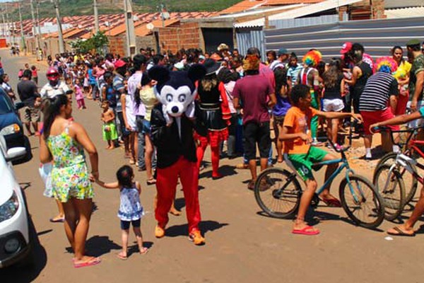 Super Amigos se reúnem novamente para alegrar o Dias das Crianças em Patos de Minas