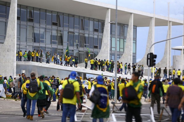 Líderes mundiais condenam tentativa de golpe em Brasília