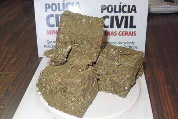 Estudantes são flagrados pela Polícia Civil com grande quantidade de maconha