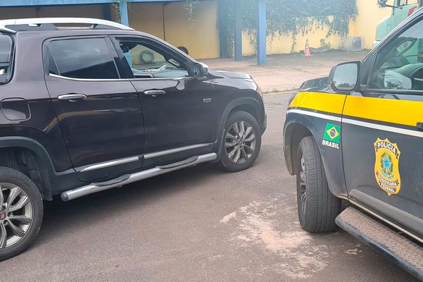 PRF recupera caminhonete furtada na cidade de Nova Lima e dois acabam presos em Varjão de Minas