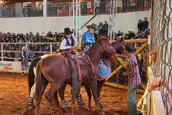 Rodeio nesta sexta também tem montarias em cavalo; veja ao vivo