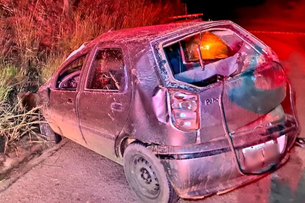 Grave acidente mata mãe e filho na MG190 e motorista sem CNH e com sinais de embriaguez acaba preso