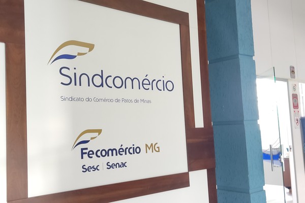 Funcionários do comércio seguem impedidos de trabalhar no feriado; Sindcomércio ainda tenta acordo