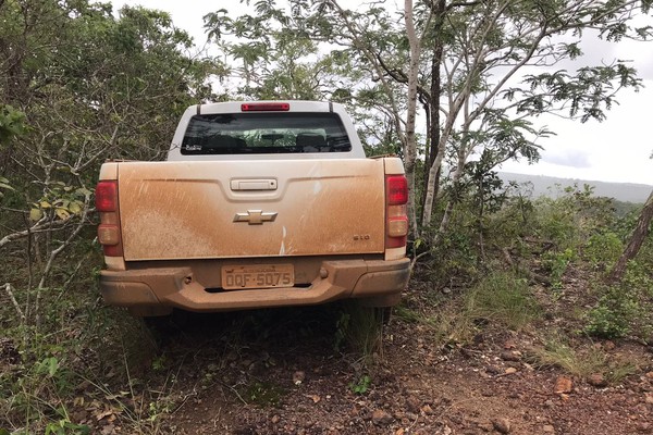 Polícia Militar encontra caminhonete que havia sido tomada de assalto em Presidente Olegário