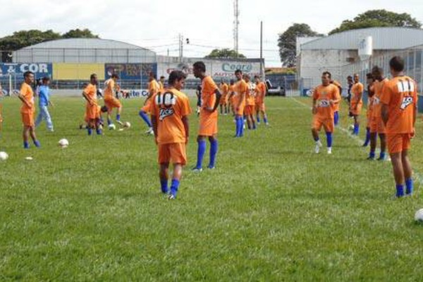 Zezito começa a montar a equipe que enfrenta o Brasília neste sábado no Zamão