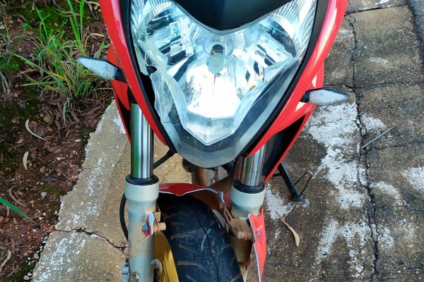 Motociclista fica ferido ao bater na traseira de caminhão na MGC 354, em Lagamar