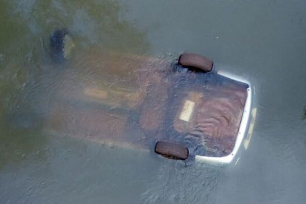 Cinco pessoas morrem após veículo cair de ponte em estrada vicinal no município de Lagoa Grande