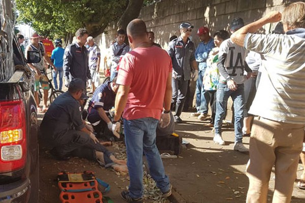 Motociclista é socorrida inconsciente em grave acidente com caminhonete no Lagoa Grande