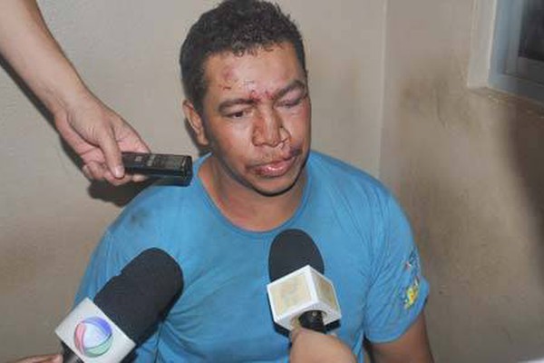 Revoltado, motorista bate em vários veículos e é preso após perseguição cinematográfica