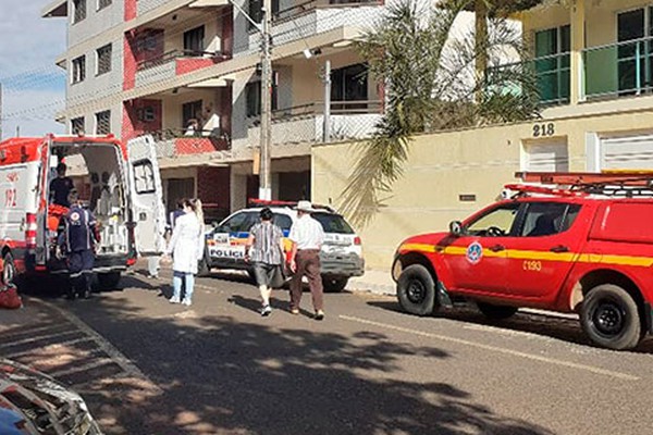 Dono em surto psicótico estuma cão nas pessoas na Lagoa Grande e tem que ser sedado