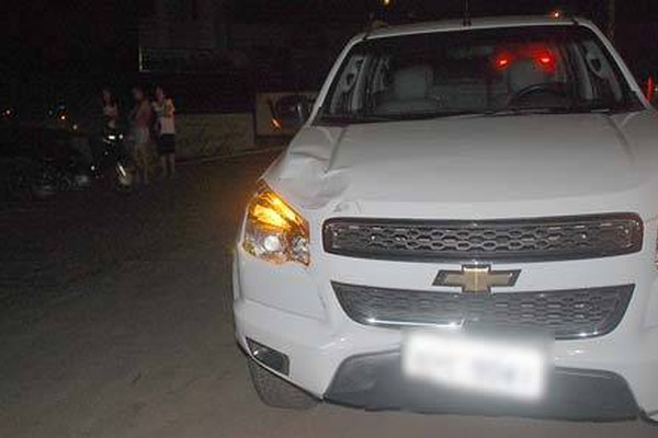 Acidente deixa motociclista ferida e moradores pedem providência para cruzamento
