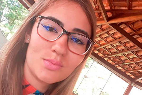 Campanha com rifa de bicicleta, bingo e galinhada tenta ajudar jovem com câncer em Patos de Minas 