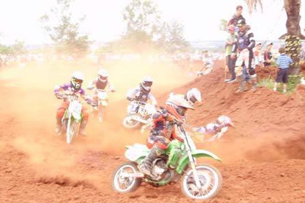 Piloto patense de MotoCross se destaca pelo Brasil e pede apoio dos empresários