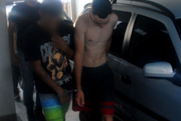 Polícia Civil prende dupla acusada de assaltar bar no Bairro Sobradinho e roubar Parati