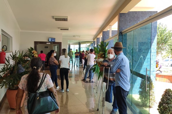 Amigos e familiares se despedem do ex-vereador Marquim das bananas em Patos de Minas