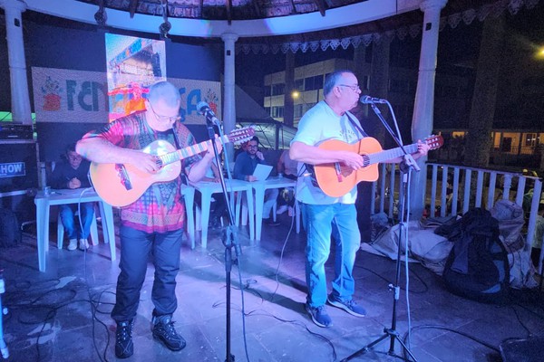 Moda de viola destaca orgulho por Patos de Minas no Festival Zé Marreiro; veja ao vivo