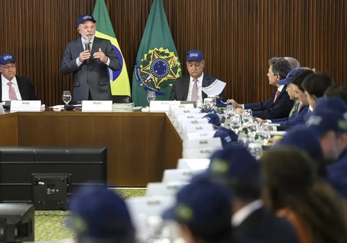 Lula reafirma soberania e diz que Brasil não aceitará ofensas
