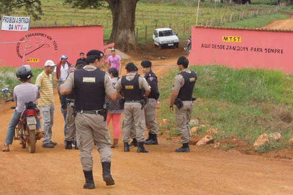 Trabalhadores Sem-terra impedem entrada de funcionários da Epamig e criam novo impasse