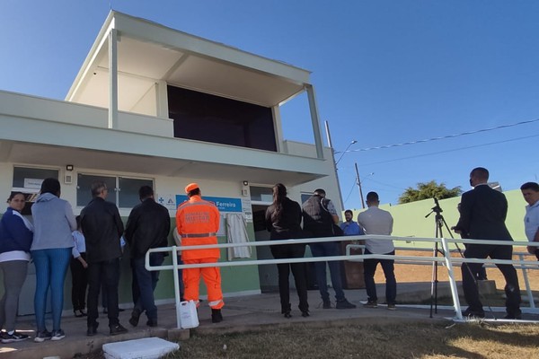 Unidade de Saúde da Família do bairro Alto Limoeiro é reformada do chão ao teto e entregue à população