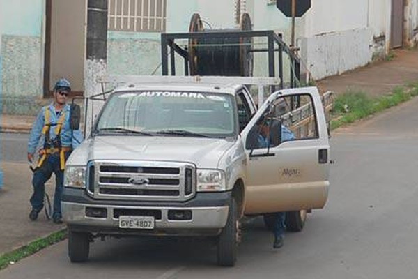 Problema técnico deixa usuários sem internet, celular e telefone fixo em Patos de Minas