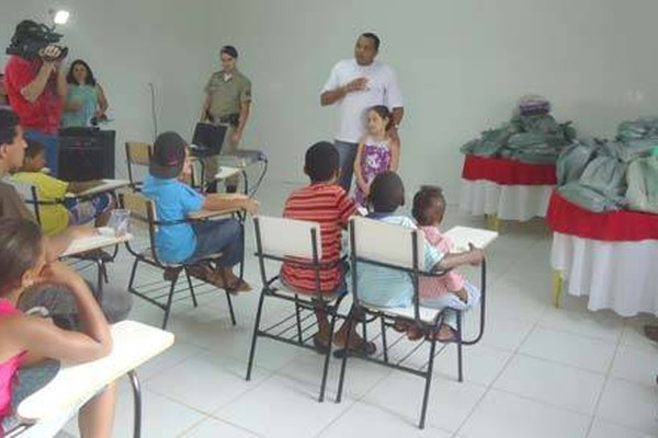 Campanha realizada pela PM de Lagoa Formosa beneficia dezenas de estudantes