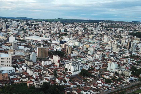 Decreto Estadual entra em vigor, libera venda de bebidas, mas impõe toque de recolher às 20h