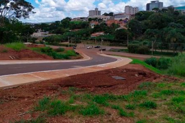 Trânsito é liberado na alça viária que muda o acesso ao bairro Eldorado e à Prefeitura