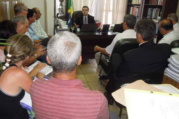 Encontro define datas para solucionar problemas que emperram abertura da UPA