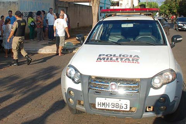 Dupla em moto abre fogo no Bairro Brasil e jovem morre ao ser atendido no Regional