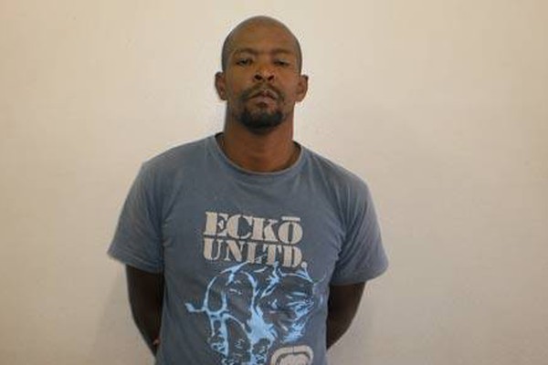 PM flagra homem preparando crack em prato de cozinha em São Gotardo