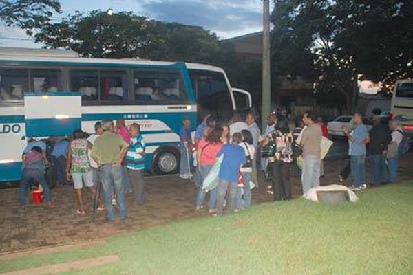 Fiéis do “Terço dos Homens” partem para congresso em Aparecida do Norte