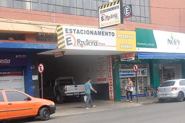 Empresário aproveita história e transforma o antigo Cine Riviera em grande estacionamento